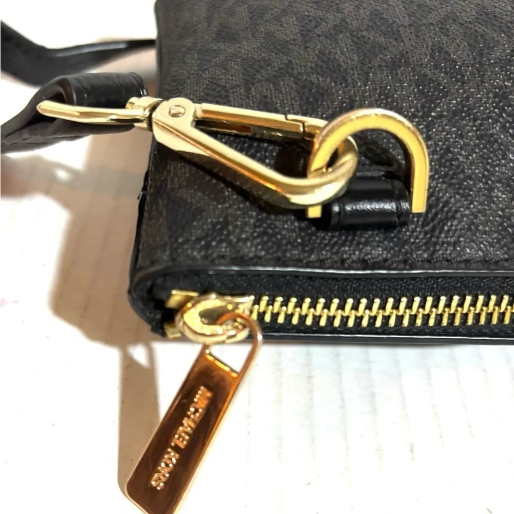 Michael Kors Elegant Black Crossbody Bag
